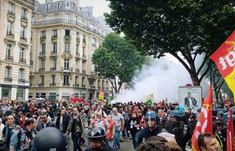 בצל היורו – מחאה חברתית חסרת תקדים בפריז עם פצועים קשה